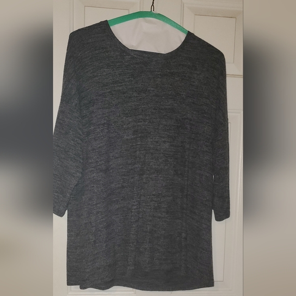 Torrid Super Soft PLUSH Blouse Sz 2 (18/20) - Picture 1 of 3